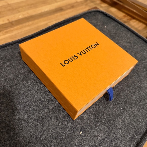 LV iconic 30mm reversible belt - Picture 2 of 3